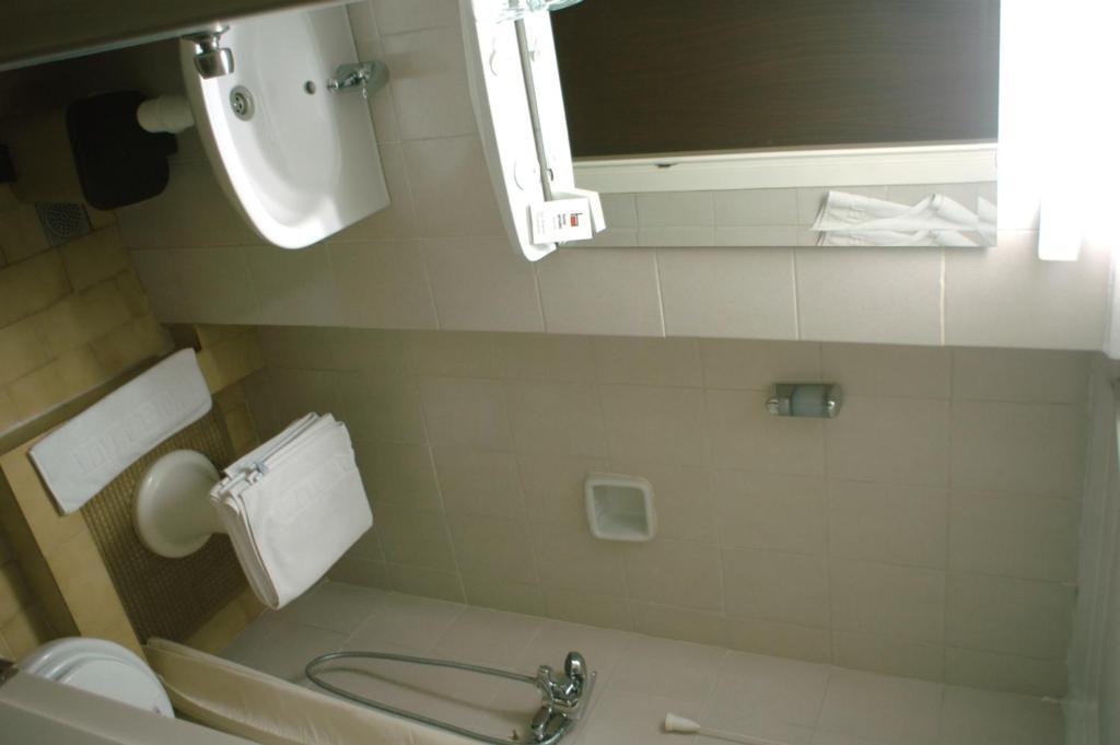 Amalia Hotel Thessaloniki Room photo