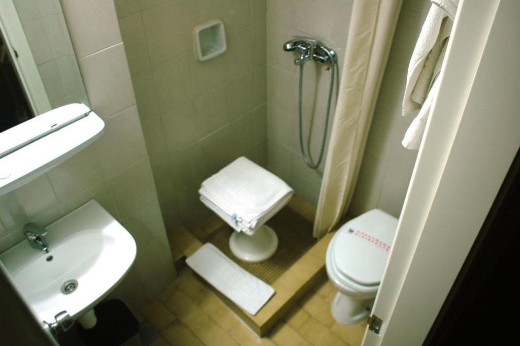 Amalia Hotel Thessaloniki Room photo
